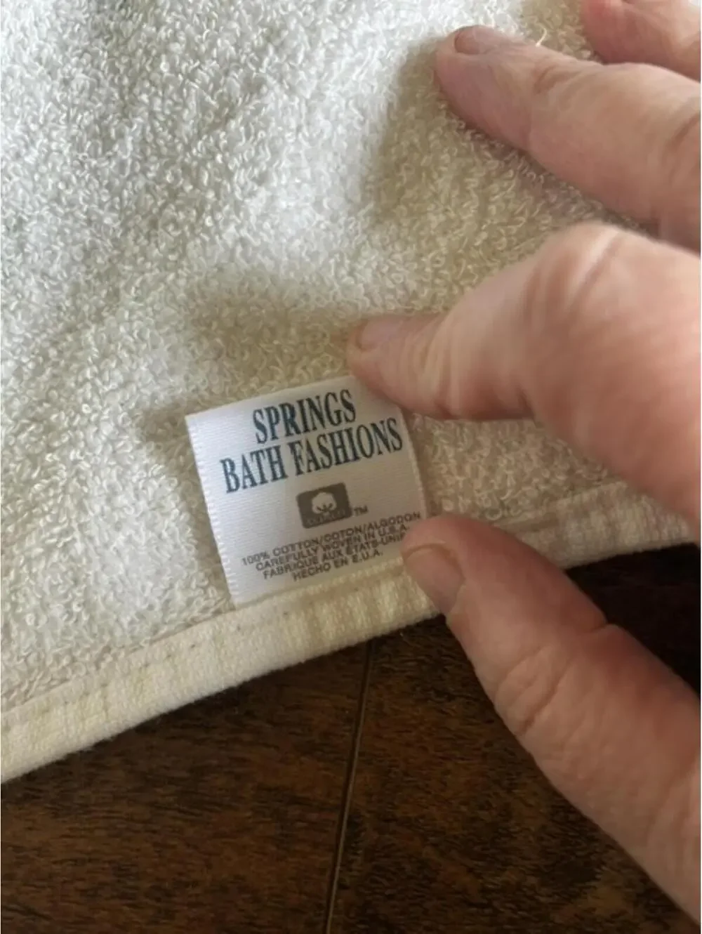 Set of Two Vintage Springs Bath Fashions Towels with Green Ivy Design